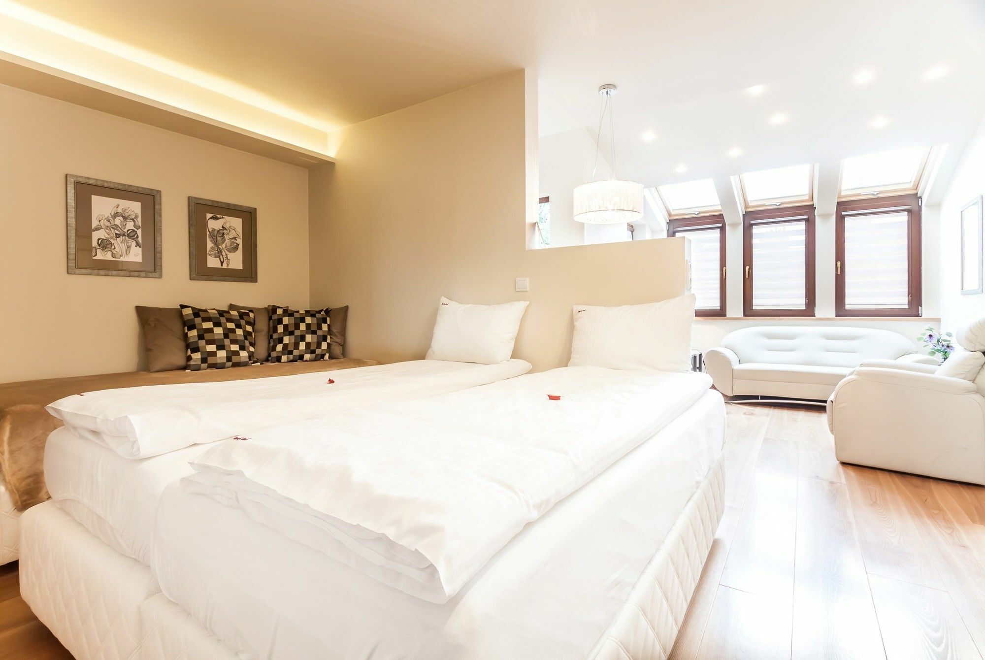 Parkside Apartments Old Town Krakow Luaran gambar